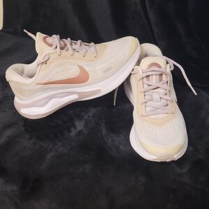 Nike Women's Cream and Peach Sneakers